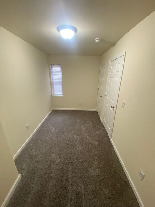 Building Photo - 5934 Vine St