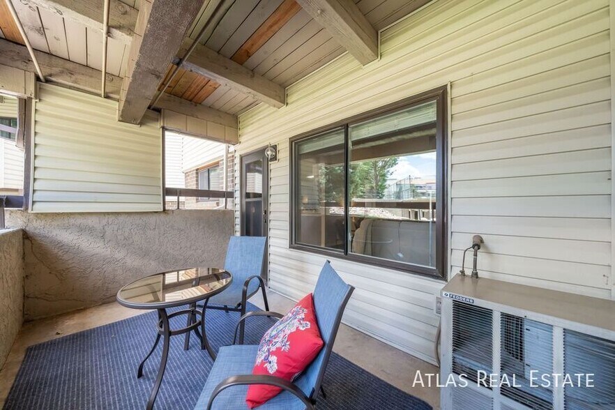 Building Photo - 6540 Delmonico Dr