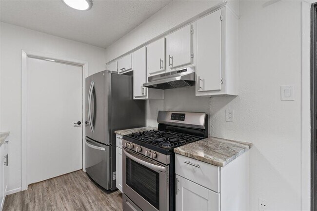 Building Photo - 11411 Walnut Ridge Dr