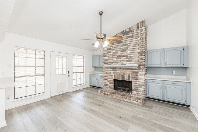 Building Photo - 16814 Kilwinning Dr