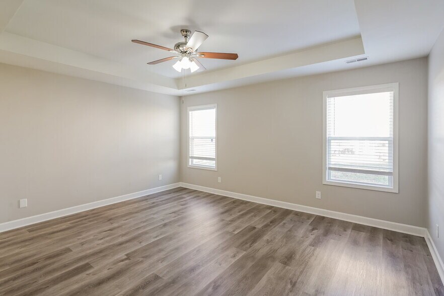 Building Photo - 2002 Owl Ct