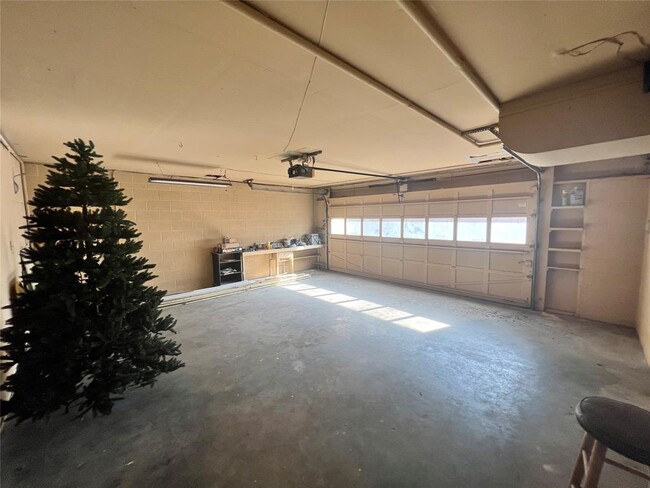 Building Photo - 1511 Chelsea Ln