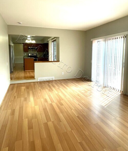 Building Photo - 174 Glenshire Dr