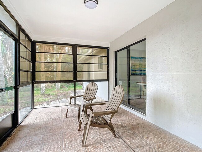 Building Photo - Gorgeous 3-Bedrorom, 2 Bath, 1165 sq ft home