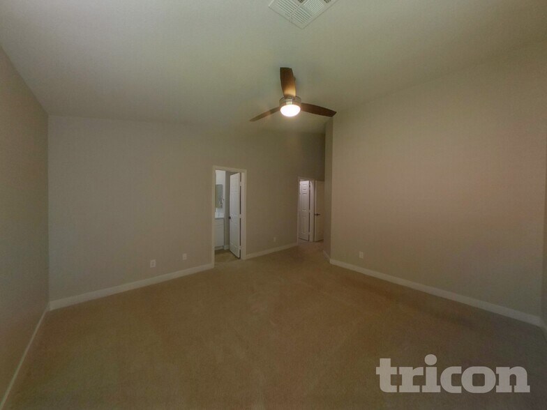 Building Photo - 508 Country Hill Dr