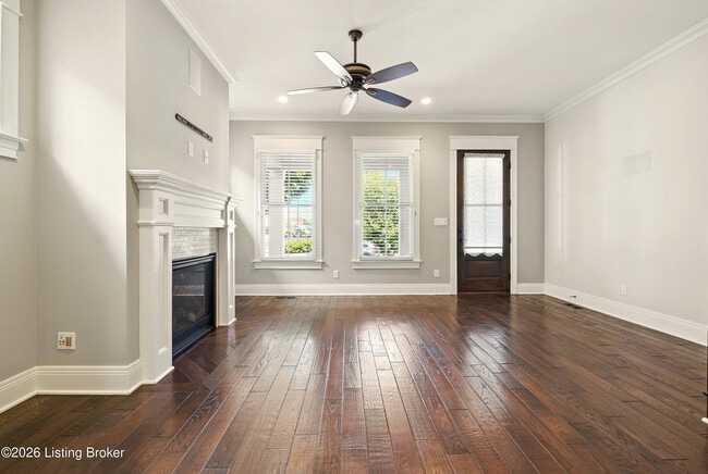 Building Photo - 10910 Kings Crown Dr