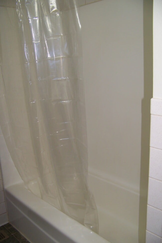 Building Photo - 111 Pin Oak Dr