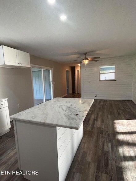 Building Photo - 3408 Hackberry Rd