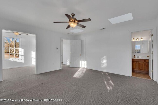 Building Photo - 1708 Lake Dr