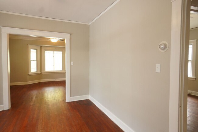 Building Photo - 2-Bedroom Lakewood Gem in the Heart of the...