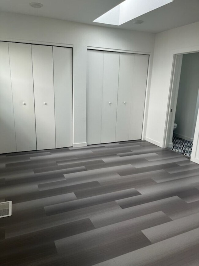 Building Photo - Temp 237
