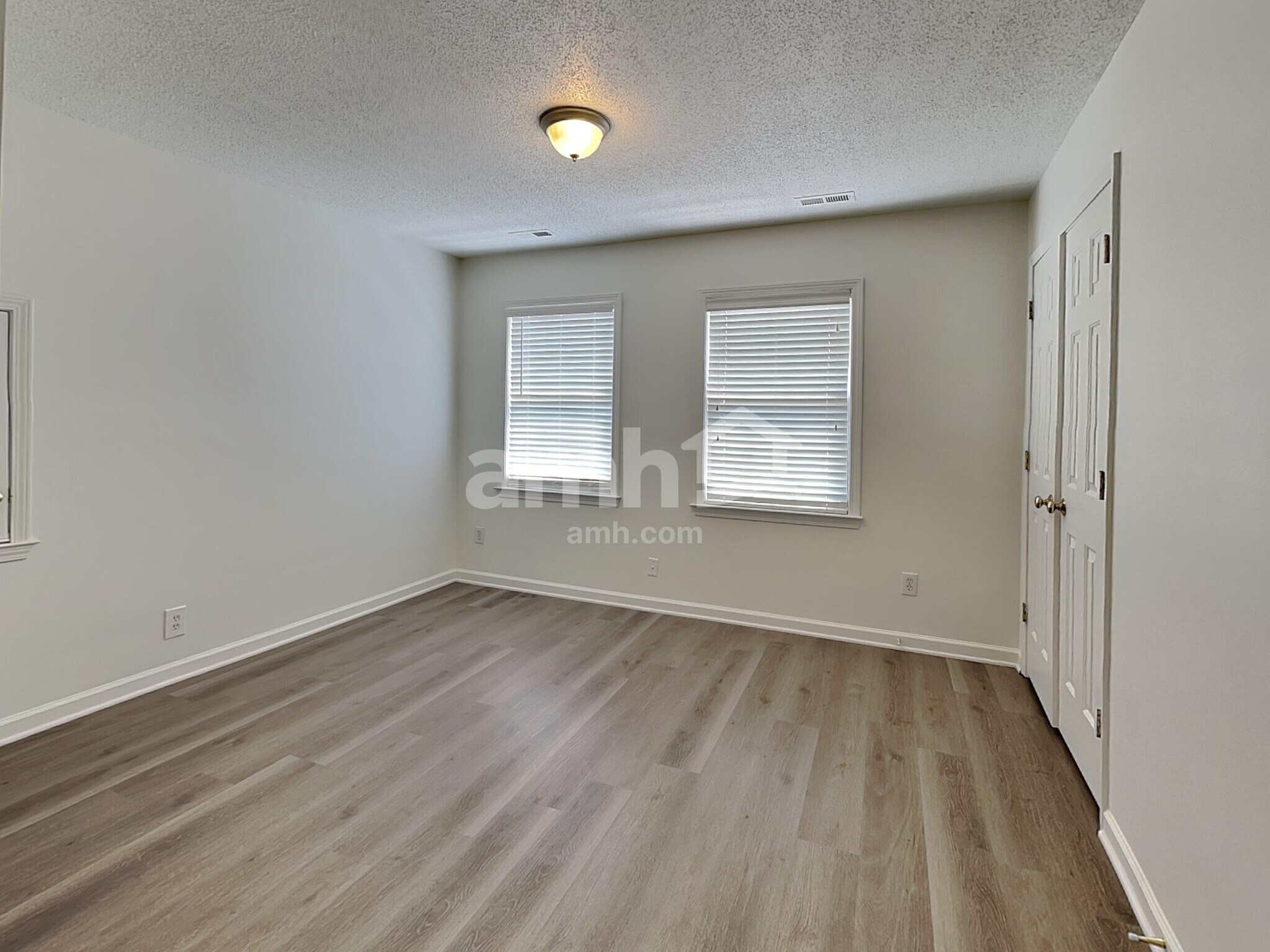 Building Photo - 1407 Hyalyn Ct
