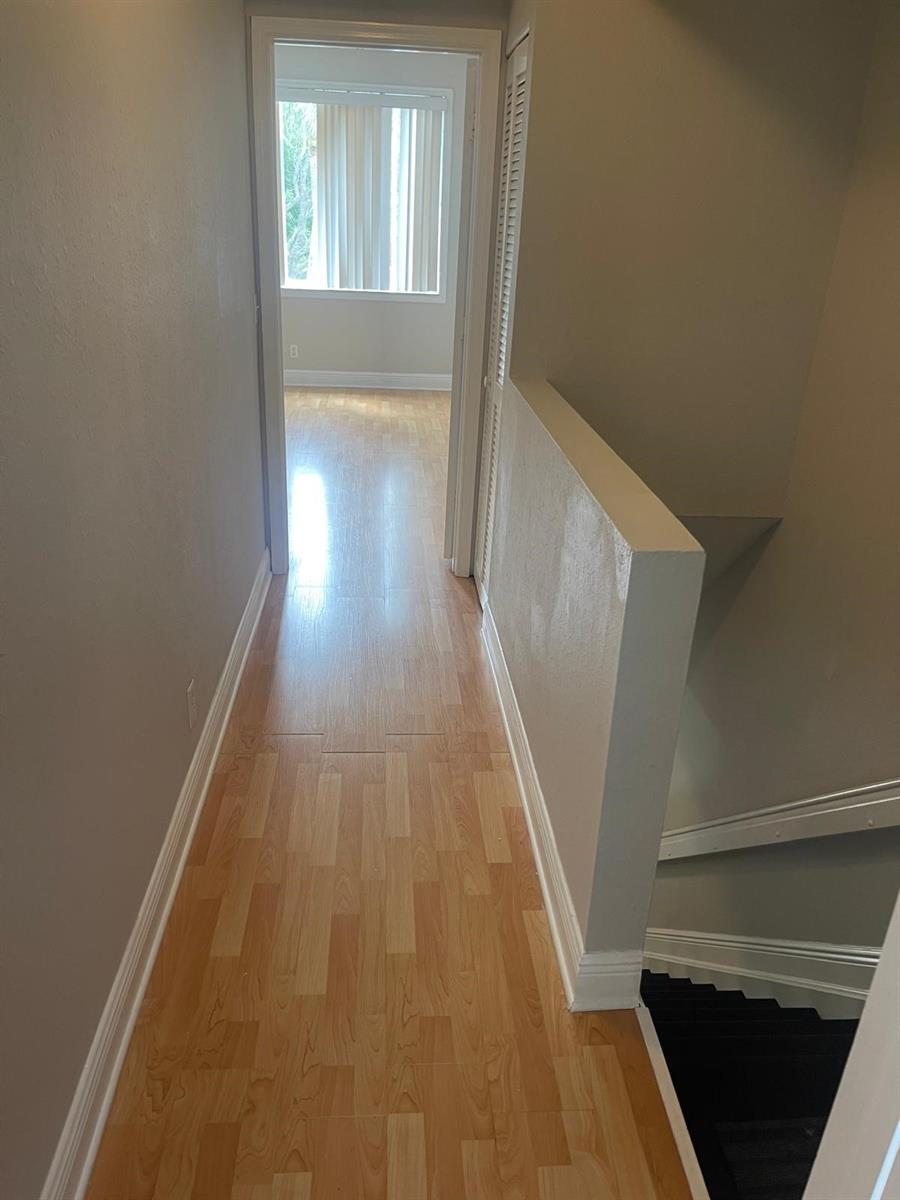 Building Photo - 8021 Sanibel Dr