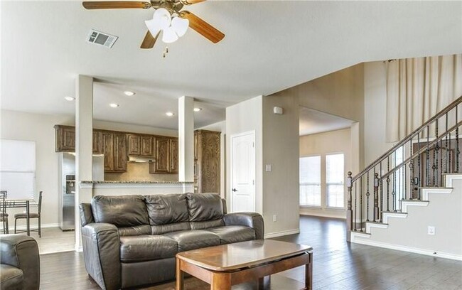Building Photo - Frisco home ready for move in