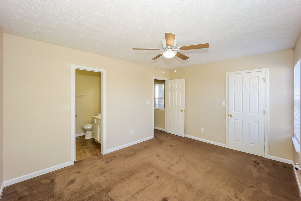 Building Photo - 5960 Hampton Ct