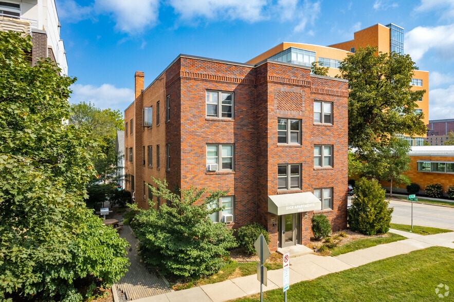 Primary Photo - Zick Apartments