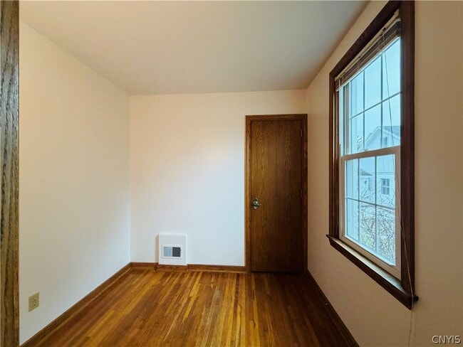 Building Photo - 4 Grant St