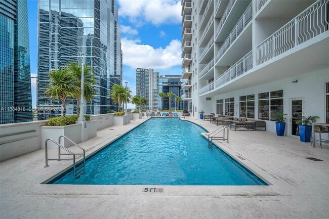 Building Photo - 1200 Brickell Bay Dr