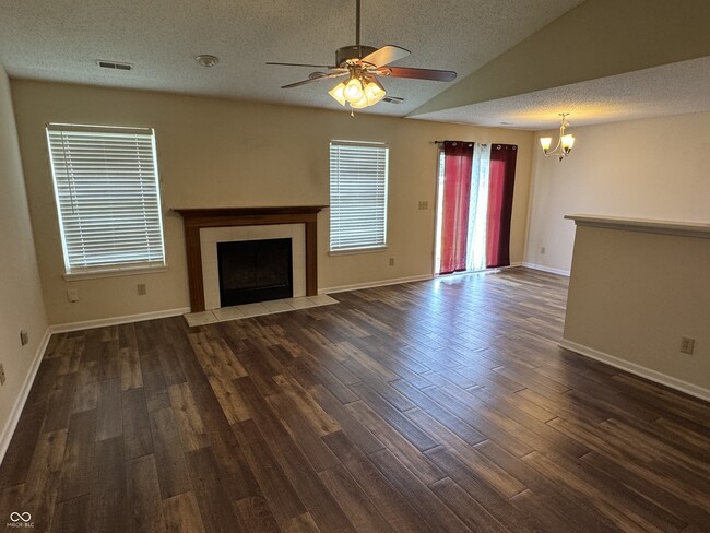 Building Photo - 7644 Scatter Woods Ln