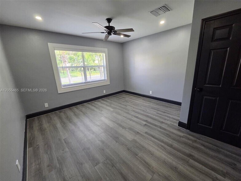Building Photo - 8227 NW 39th St