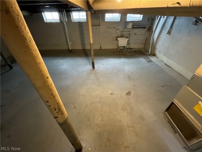 Building Photo - 3709 Woodridge Rd