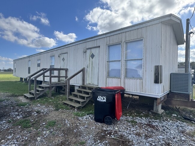 Building Photo - 104 Dax Rd