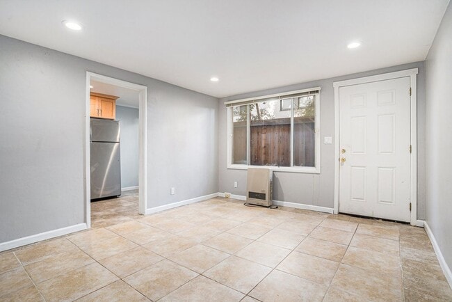 Building Photo - 1203 Benton St. - 1 bedroom | 1 bath