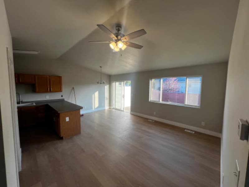 Building Photo - 2141 Teal Dr