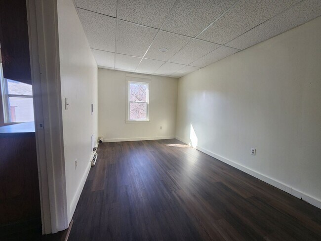 Building Photo - 1106 Rixon St