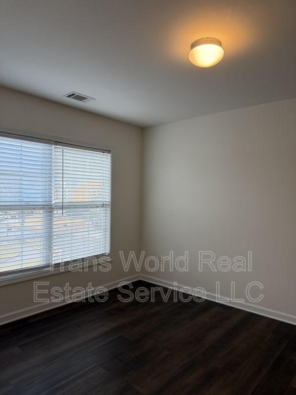 Building Photo - 2202 Jasmine Glen Dr