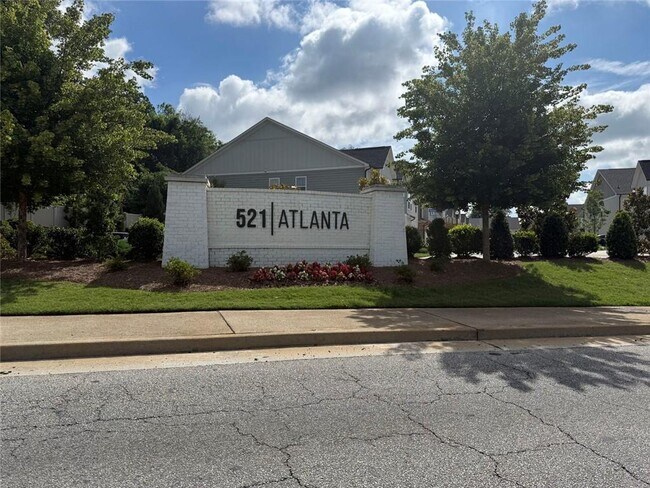 Building Photo - 663 Castleberry Ave