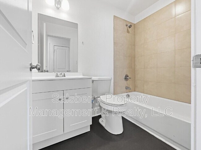 Building Photo - 109 James Ct