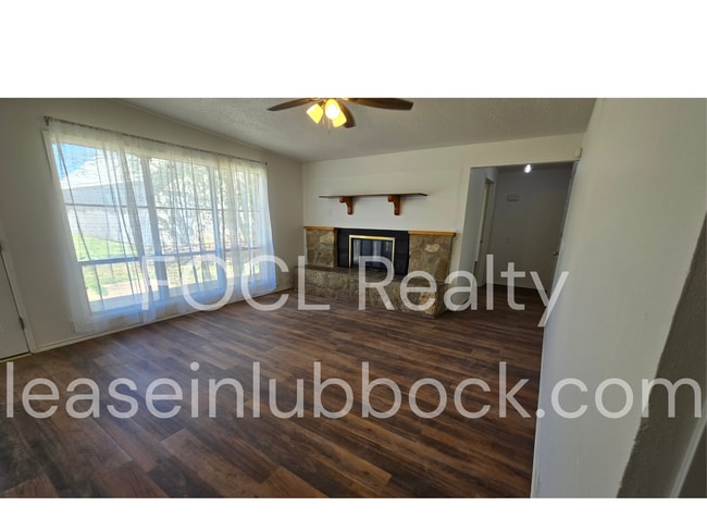 Building Photo - Bright and Open 4 Bedroom Home