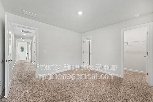 Building Photo - 13112 Kenworth Rd