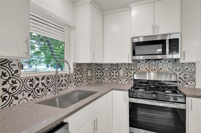 Building Photo - 2101 Benwick Cir