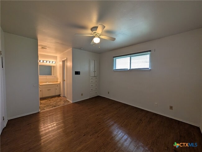 Building Photo - 165 Richter Ln