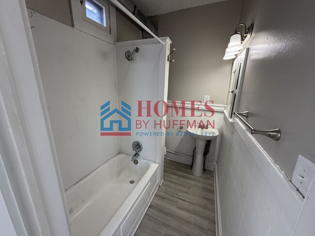 Building Photo - One Bedroom Upstairs Apartment | Available...