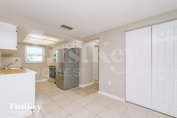 Building Photo - 8726 Cochise Ln