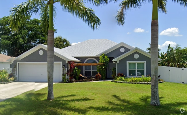 Building Photo - 2830 Surfside Blvd