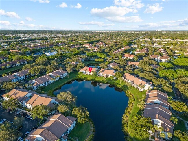 Building Photo - 5415 Verona Dr