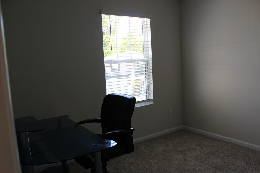 Building Photo - 1145 Harland St