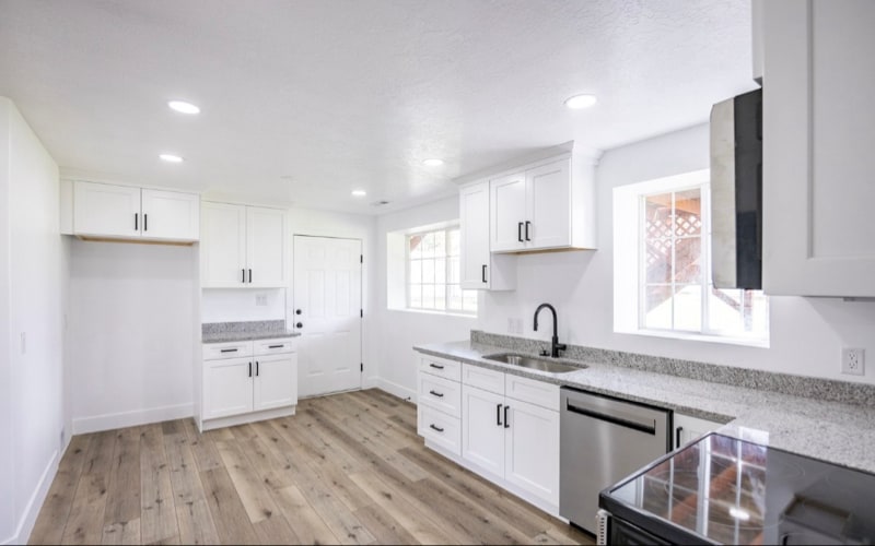 Building Photo - 465 S 100 E St