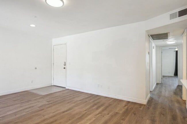 Building Photo - 5236 W Peoria Ave