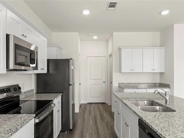 Building Photo - 5909 Sahara Dr