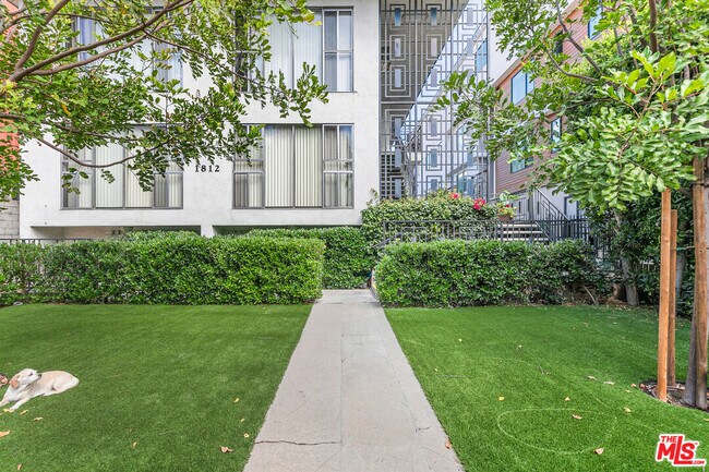 Building Photo - 1812 N Gramercy Pl