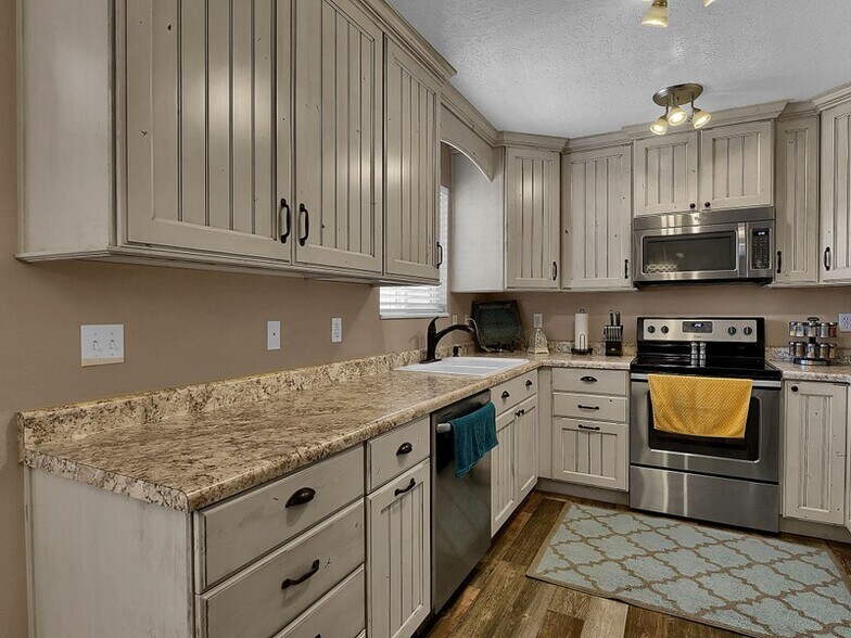 Building Photo - 256 Bliss Ct