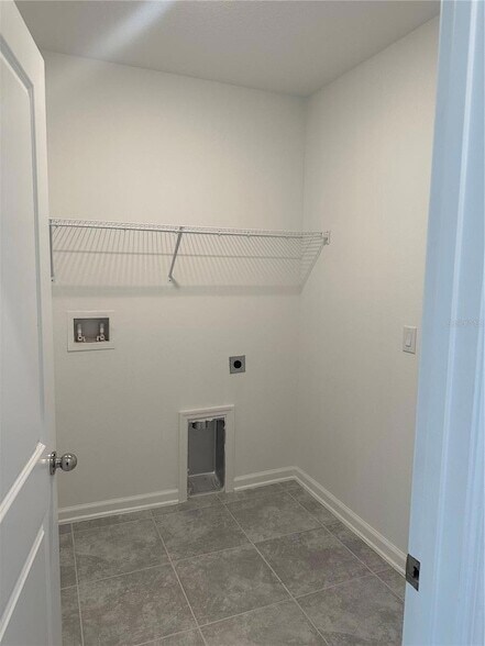 Building Photo - 355 Loch Ct