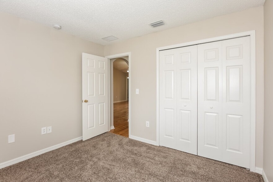 Building Photo - 11026 Whittney Chase Dr