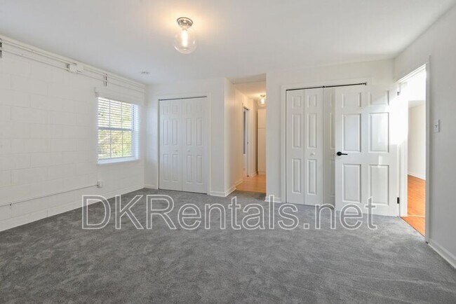 Building Photo - 1448 Iverson St NE