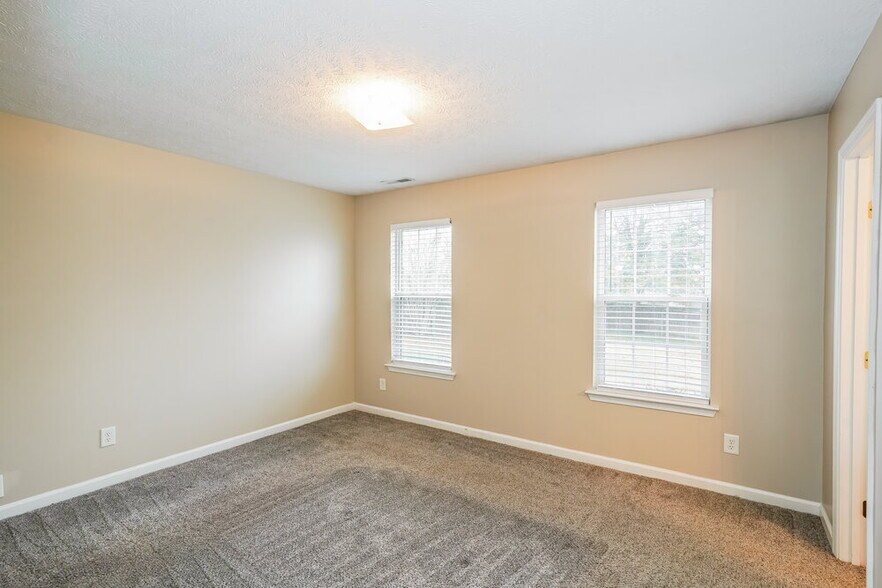 Building Photo - 202 Zenith Ct